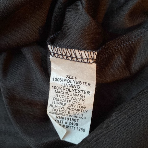 NWOT Floral Top - Picture 5 of 7